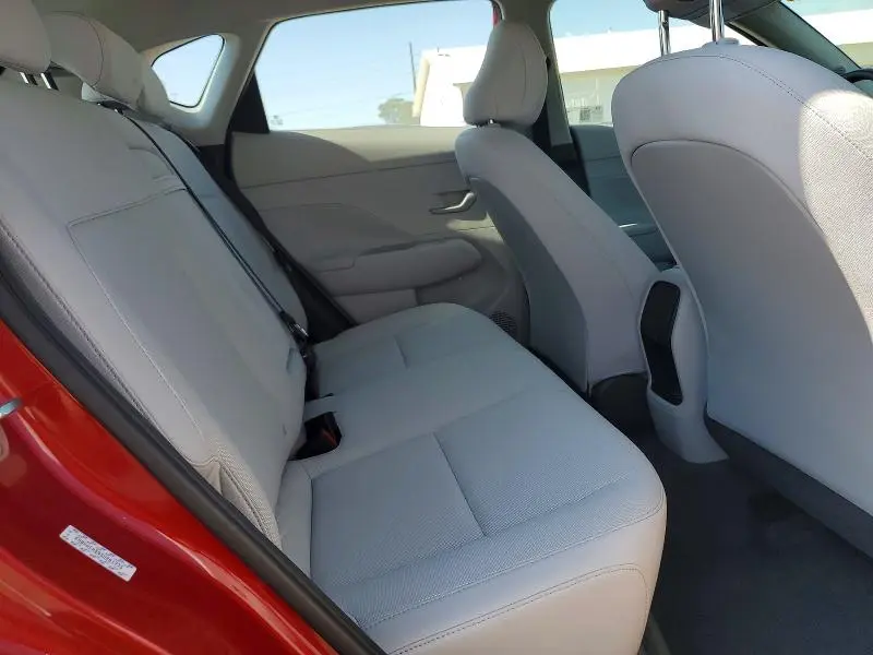 2025 HYUNDAI KONA SE  