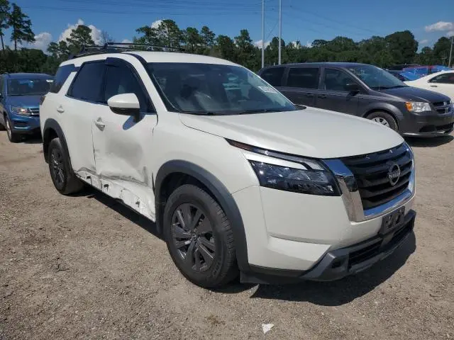 2023 NISSAN PATHFINDER SV  