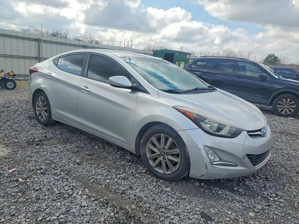 2014 HYUNDAI ELANTRA SE  