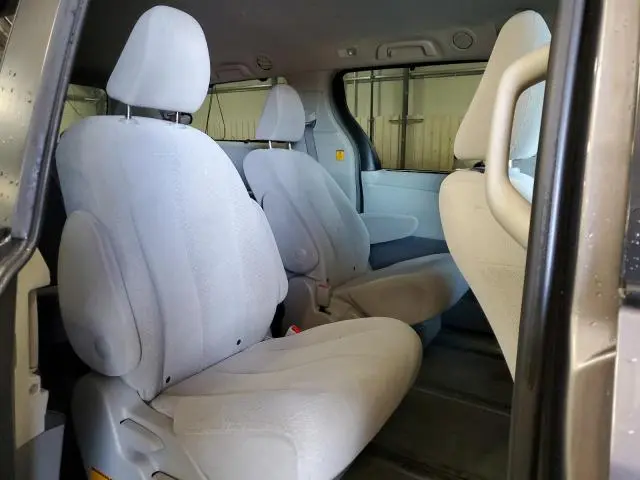 2011 TOYOTA SIENNA LE  