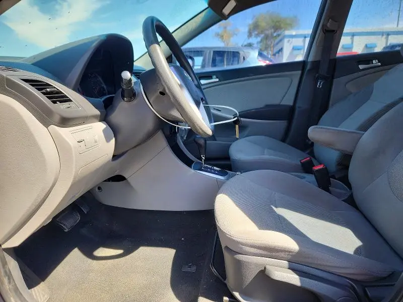 2012 HYUNDAI ACCENT GLS  