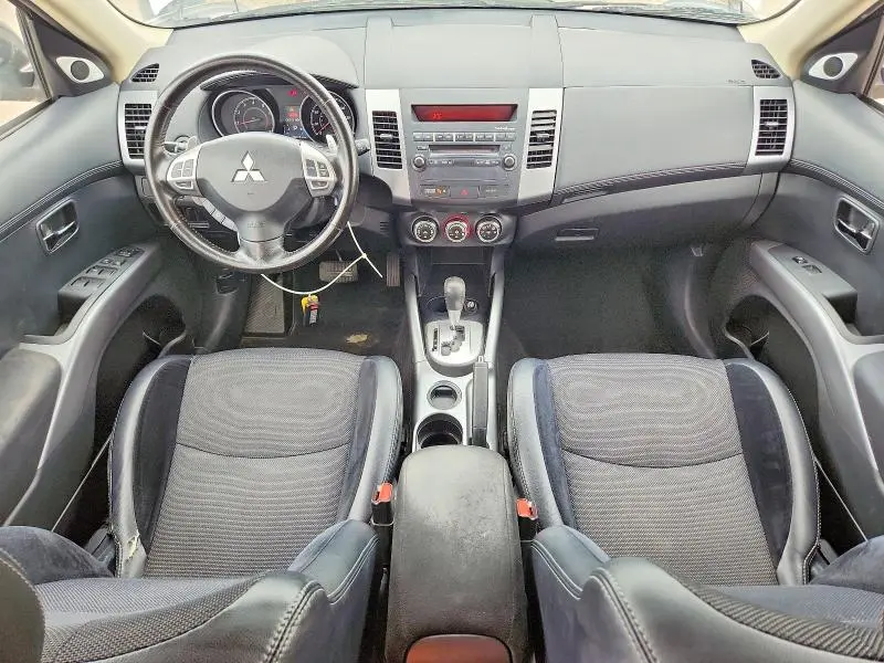 2013 MITSUBISHI OUTLANDER SE  
