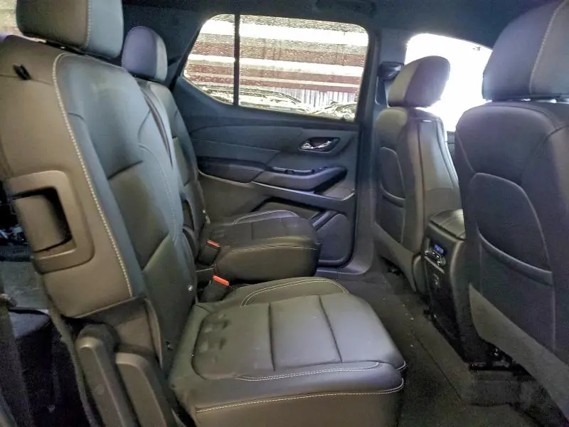 2023 CHEVROLET TRAVERSE LT  