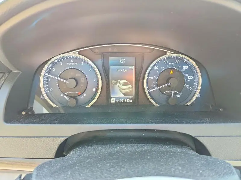 2016 TOYOTA CAMRY LE  