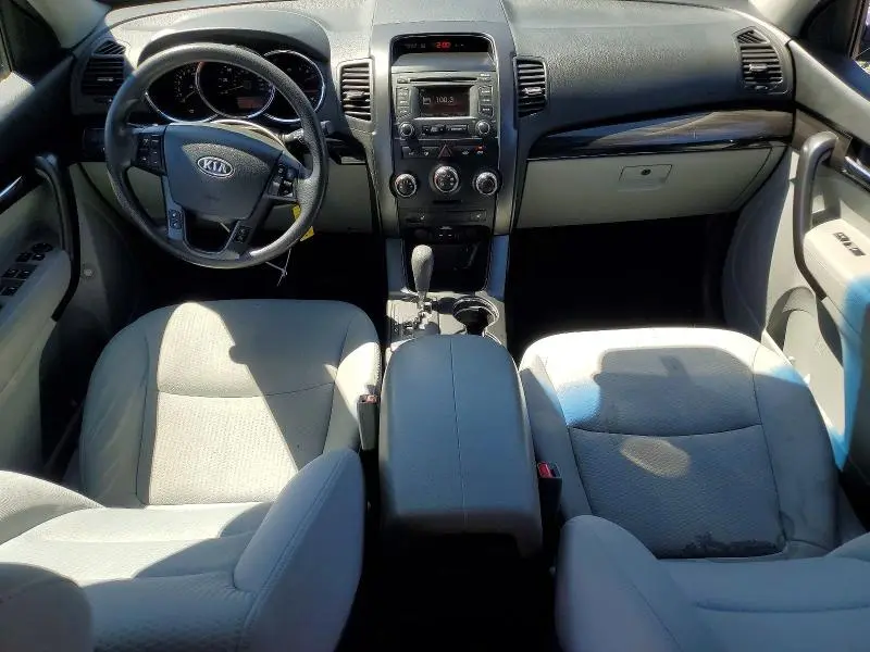 2013 KIA SORENTO LX  