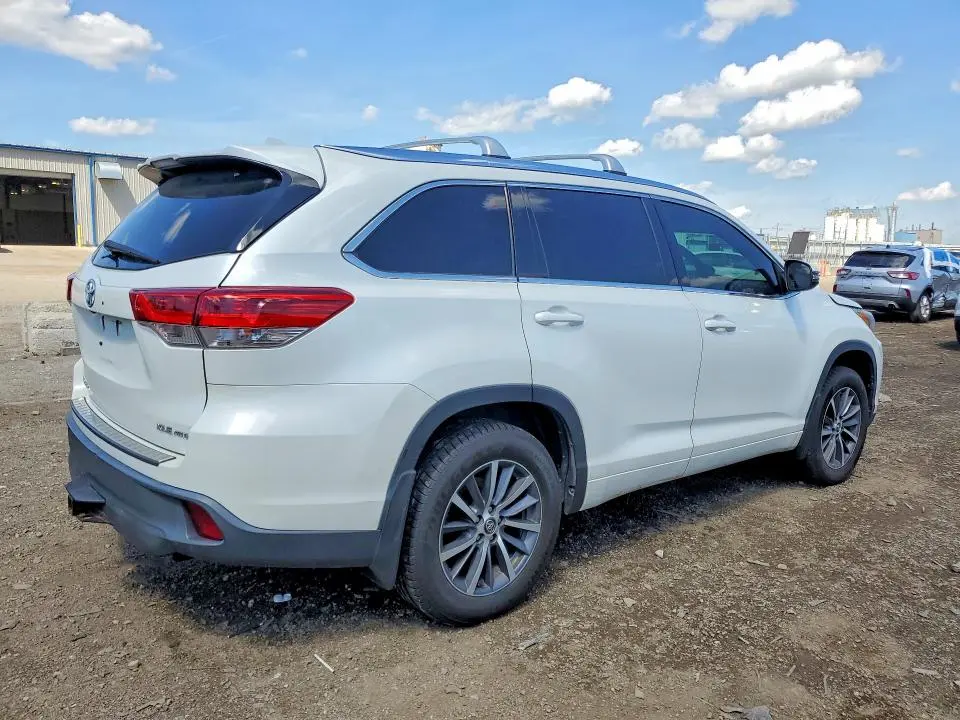 2018 TOYOTA HIGHLANDER XLE  
