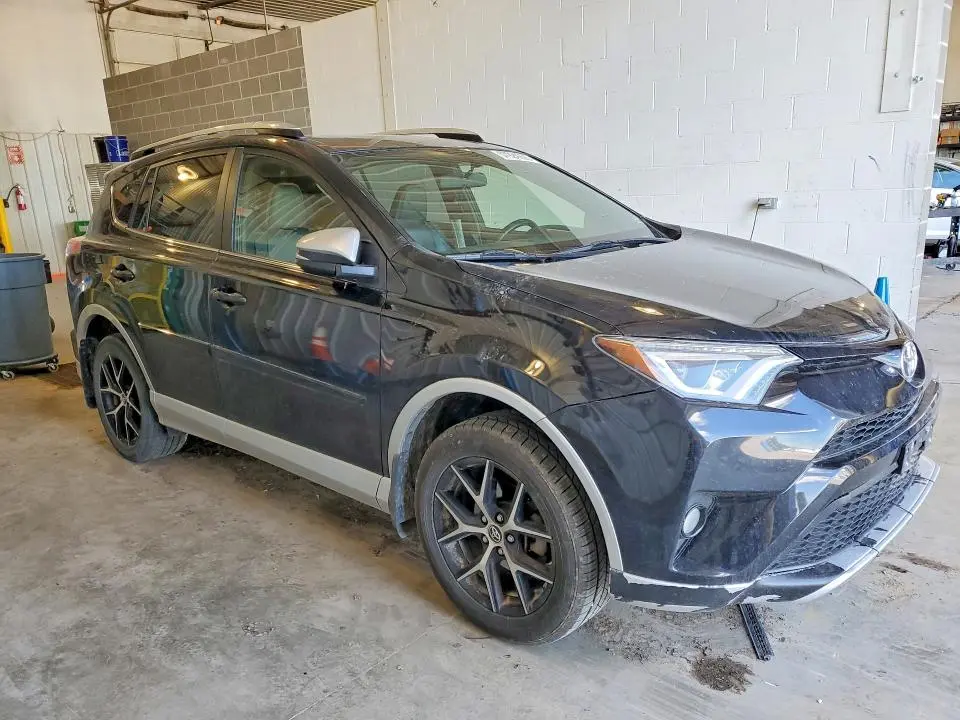 2016 TOYOTA RAV4 SE  