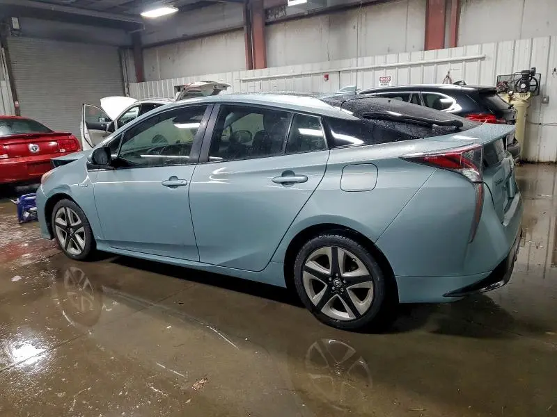 2016 TOYOTA PRIUS   