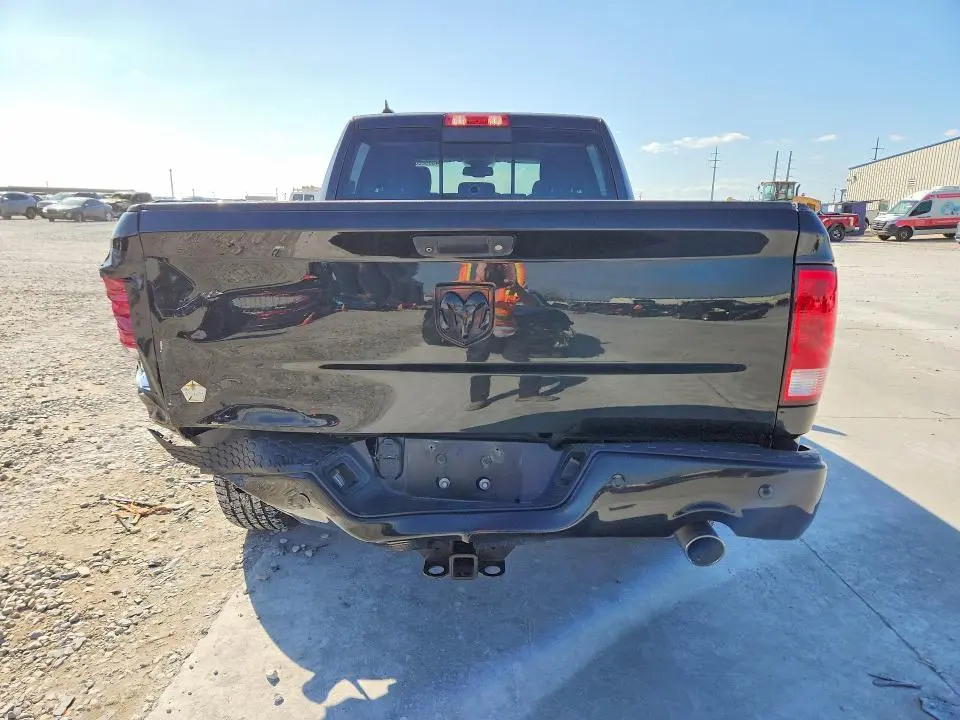 2018 RAM 1500 SLT  