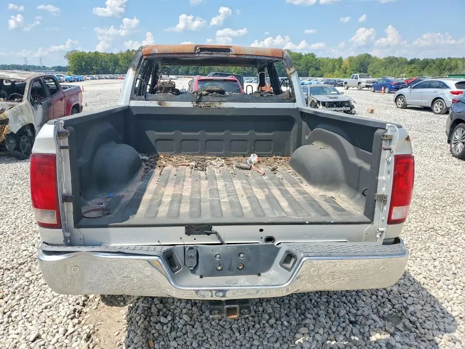 2016 RAM 1500 SLT  