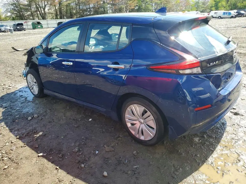 2022 NISSAN LEAF S  