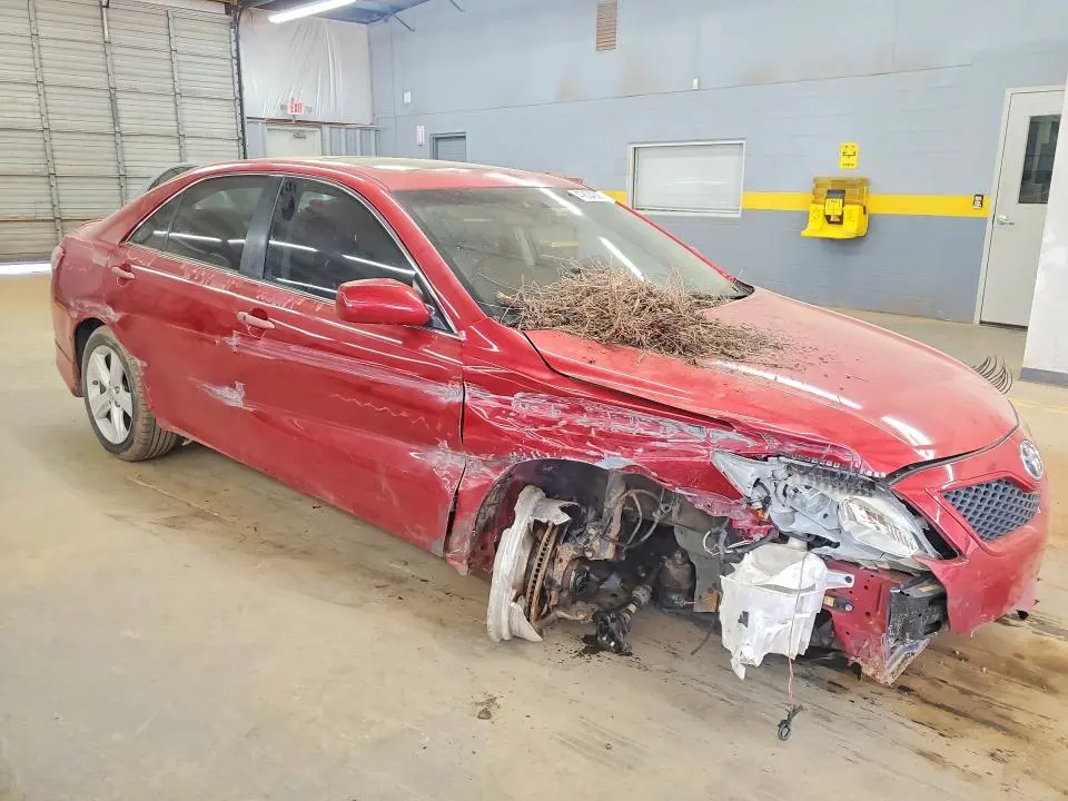 2011 TOYOTA CAMRY SE  