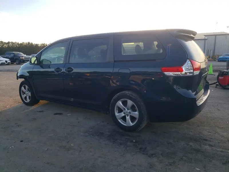 2012 TOYOTA SIENNA   