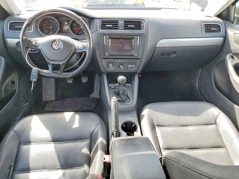 2017 VOLKSWAGEN JETTA SE  