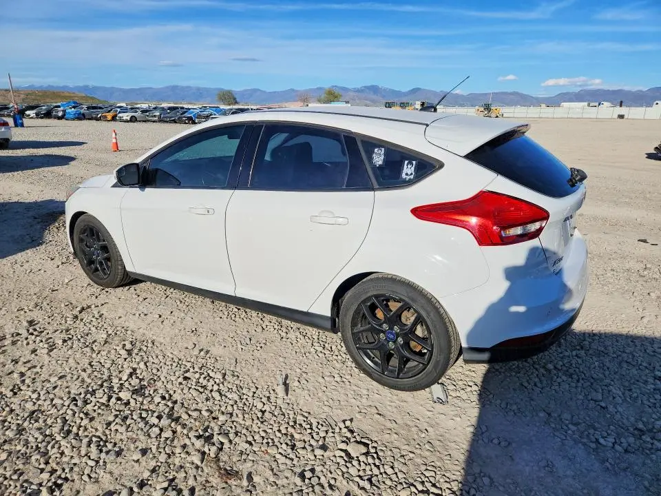 2016 FORD FOCUS SE  