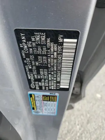 2017 HYUNDAI SANTA FE SE  