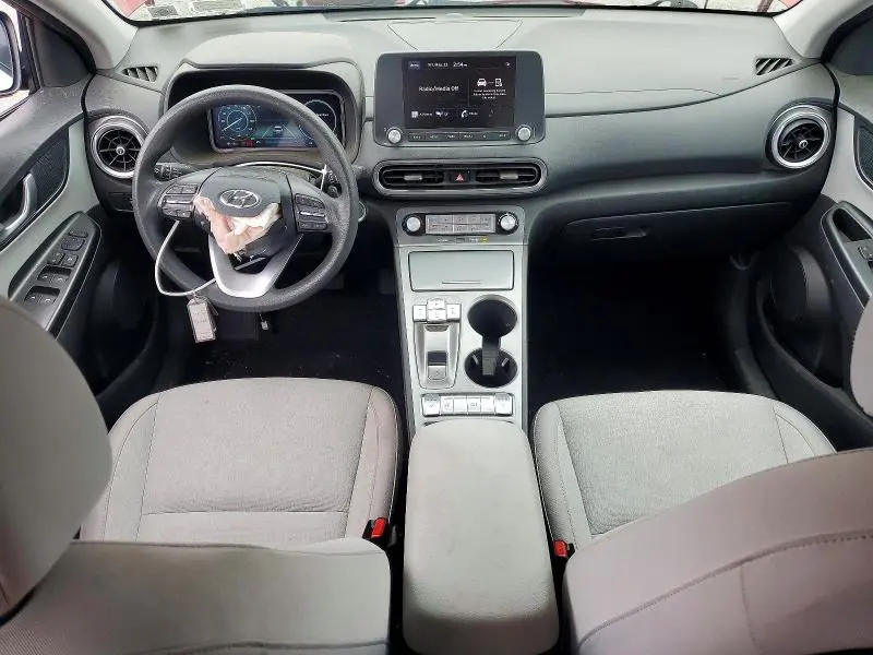 2023 HYUNDAI KONA SE  