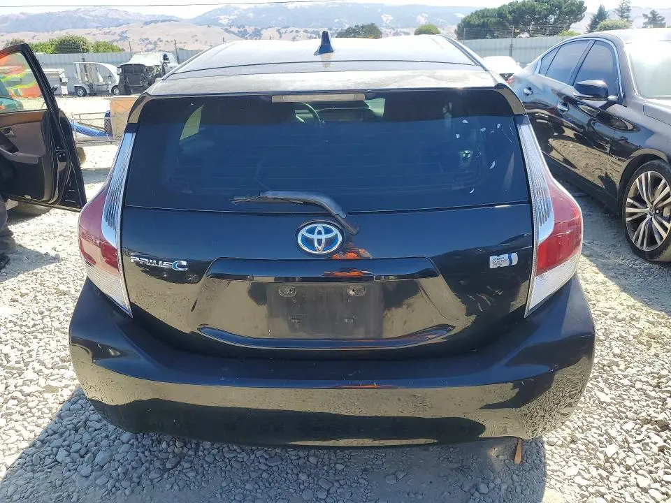 2015 TOYOTA PRIUS C ONE  