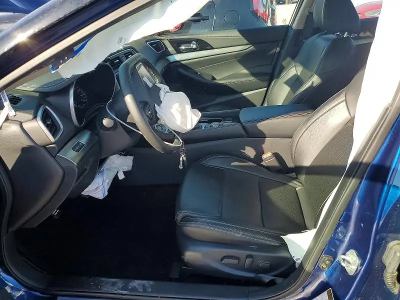 2022 NISSAN MAXIMA SV  