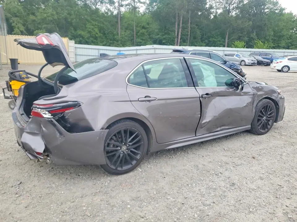 2021 TOYOTA CAMRY XSE  