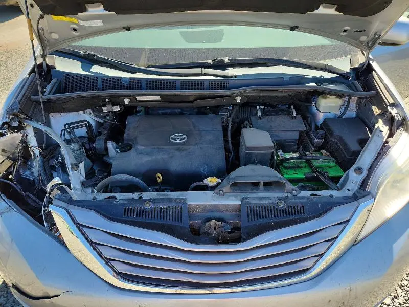 2015 TOYOTA SIENNA XLE PREMIUM 7-PASSENGER  