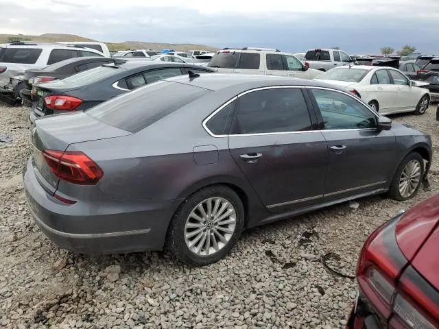 2017 VOLKSWAGEN PASSAT SE  