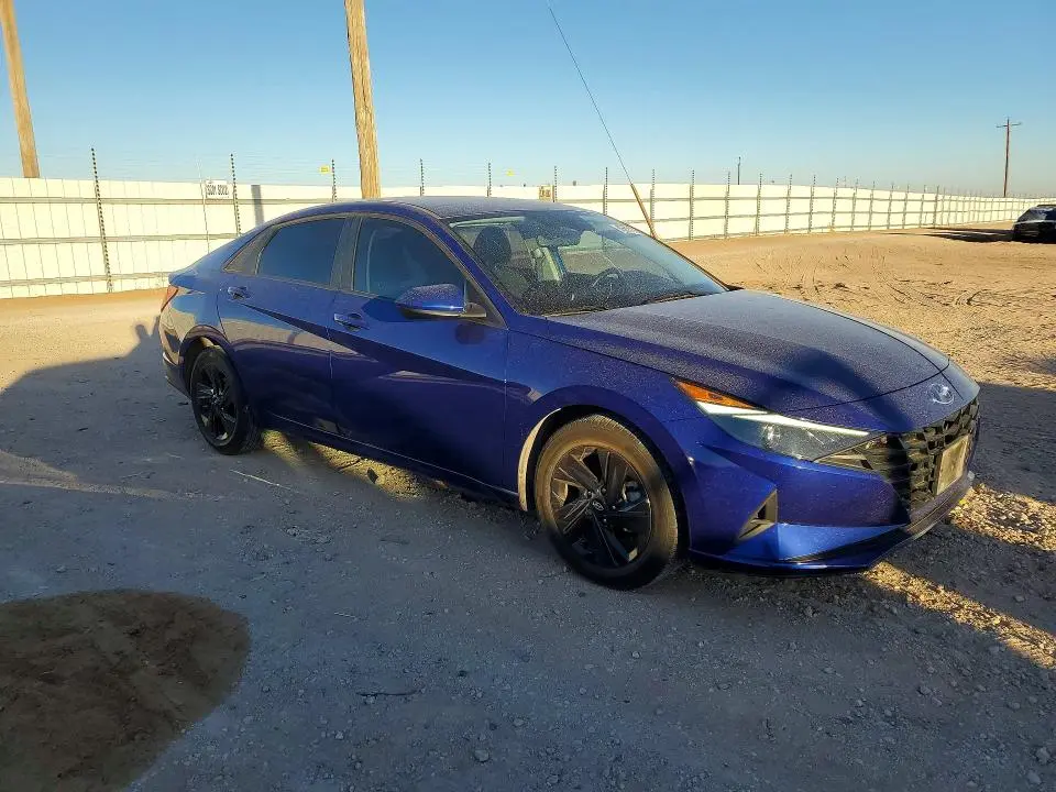 2022 HYUNDAI ELANTRA SEL  