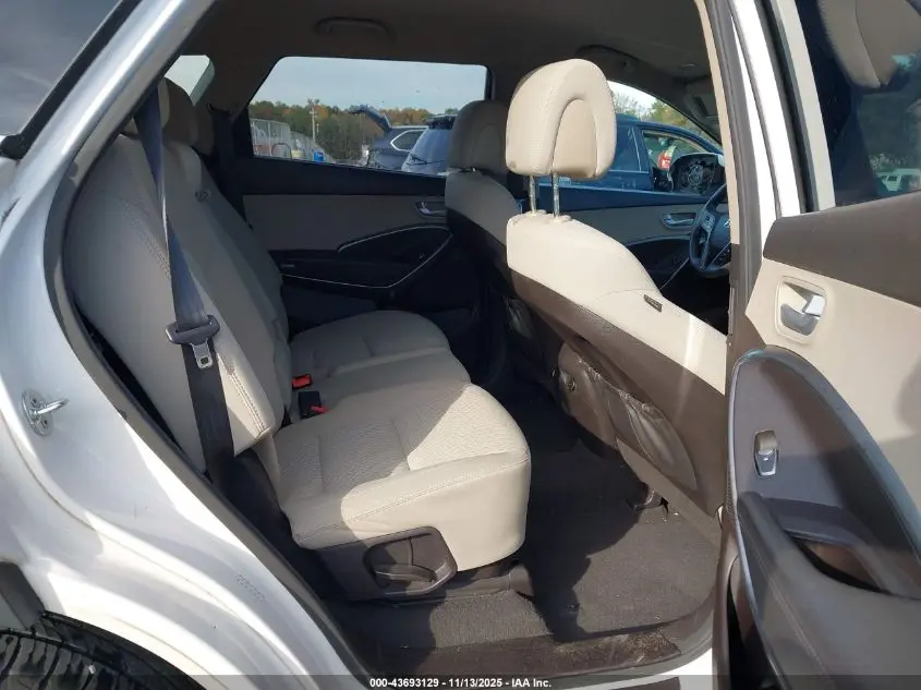 2017 HYUNDAI SANTA FE SE