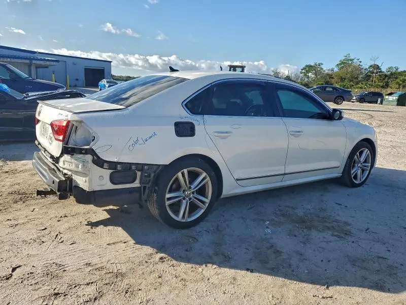 2013 VOLKSWAGEN PASSAT SEL  
