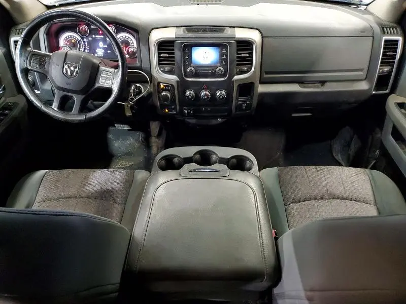 2013 RAM 1500 SLT  