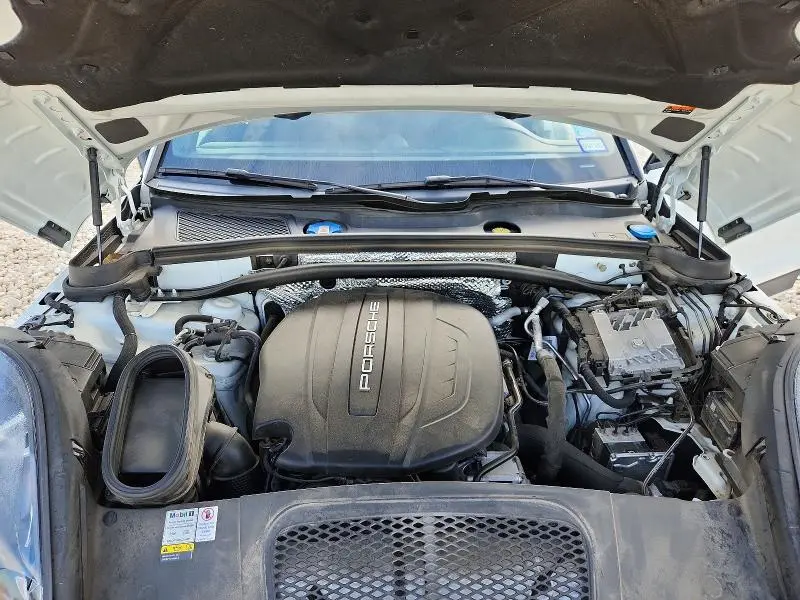 2021 PORSCHE MACAN   