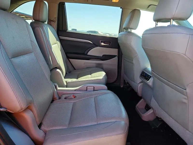 2019 TOYOTA HIGHLANDER LIMITED PLATINUM  