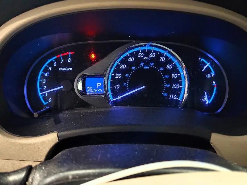 2014 TOYOTA SIENNA XLE 8-PASSENGER  