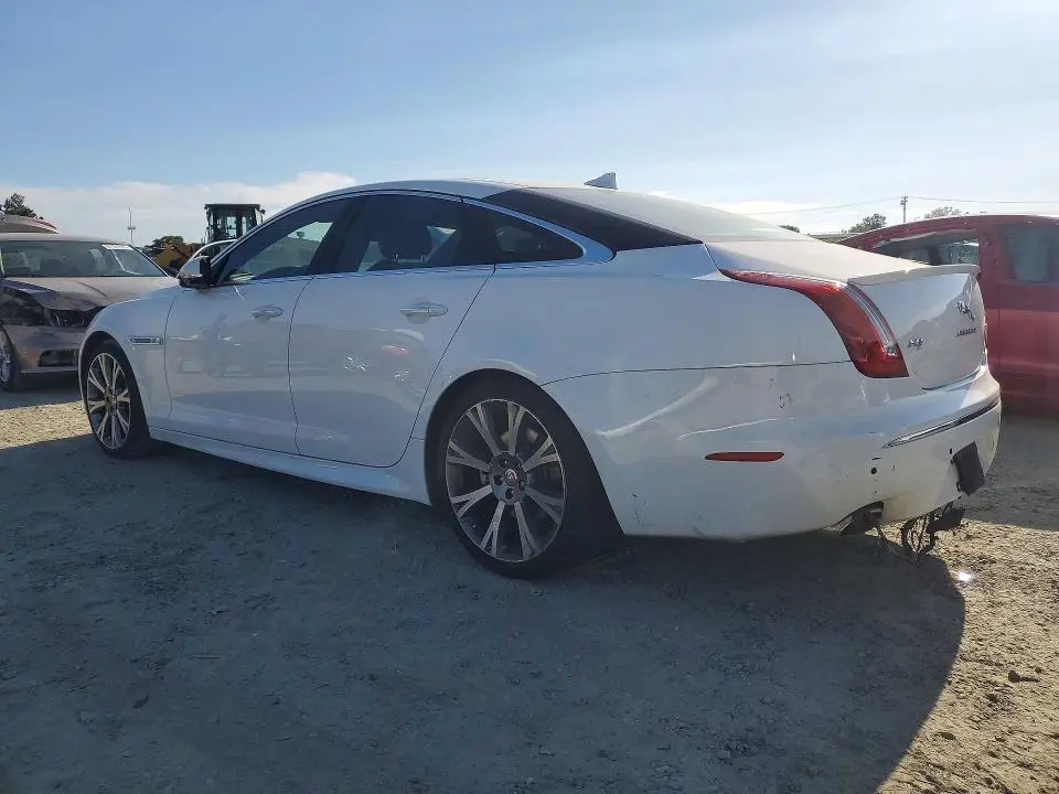 2015 JAGUAR XJ   