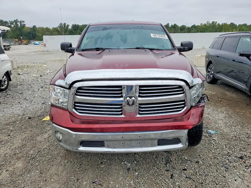 2016 RAM 1500 SLT  