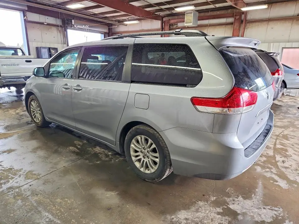 2011 TOYOTA SIENNA XLE 8-PASSENGER  