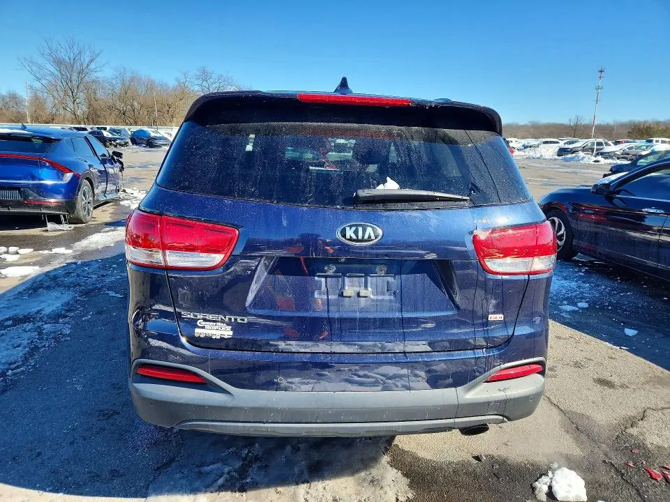 2016 KIA SORENTO LX  