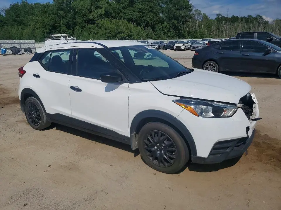 2020 NISSAN KICKS S  
