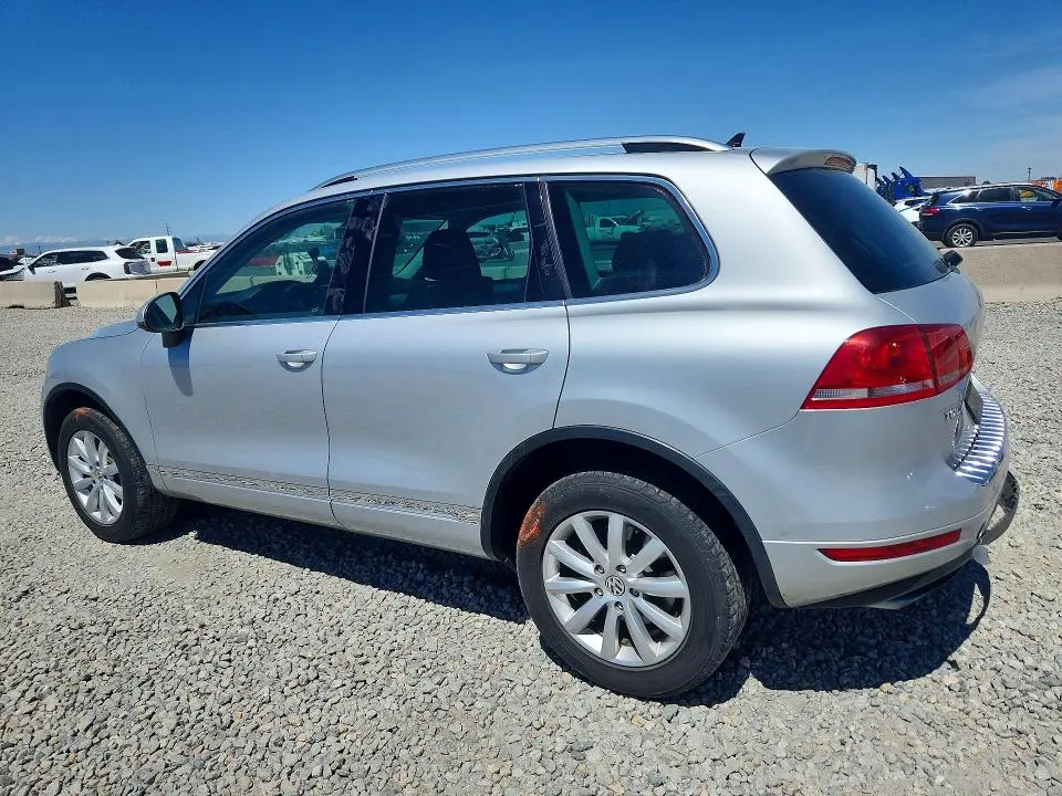 2013 VOLKSWAGEN TOUAREG V6  
