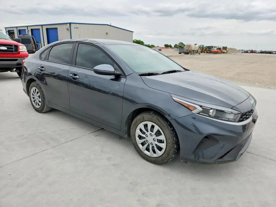 2024 KIA FORTE LX  
