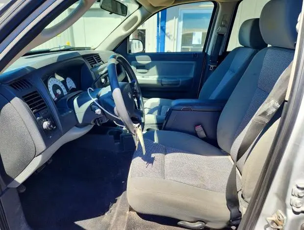 2010 DODGE DAKOTA SXT  