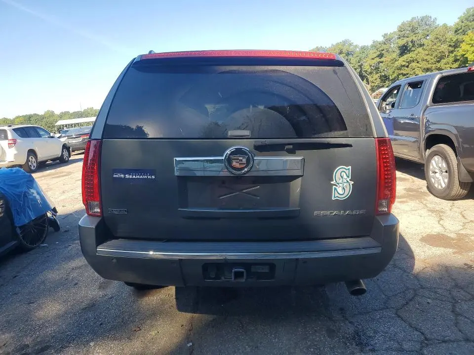 2011 CADILLAC ESCALADE ESV LUXURY  
