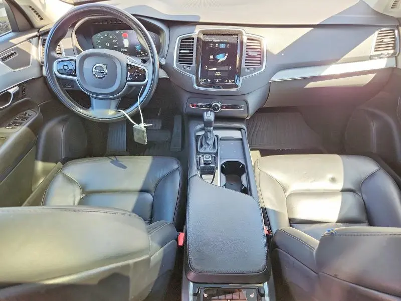 2022 VOLVO XC90 T5 MOMENTUM  