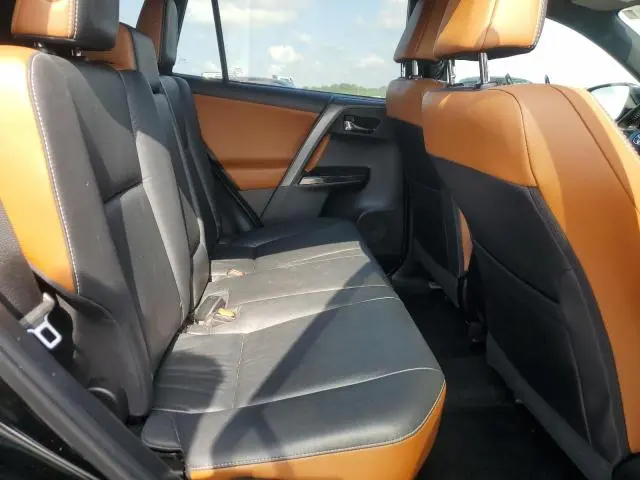 2016 TOYOTA RAV4 SE  