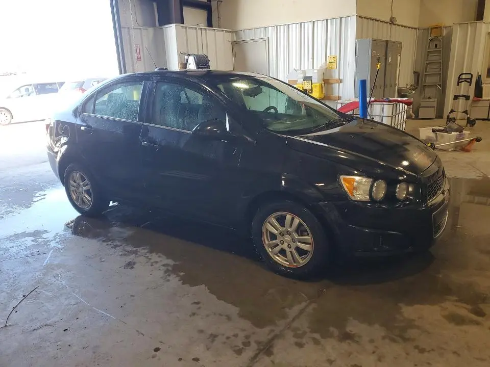 2015 CHEVROLET SONIC LT  