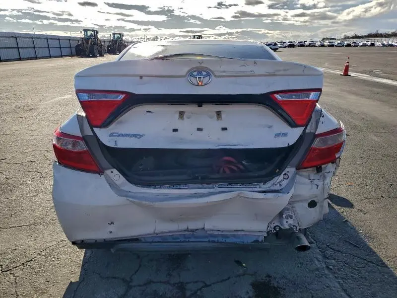 2017 TOYOTA CAMRY SE  