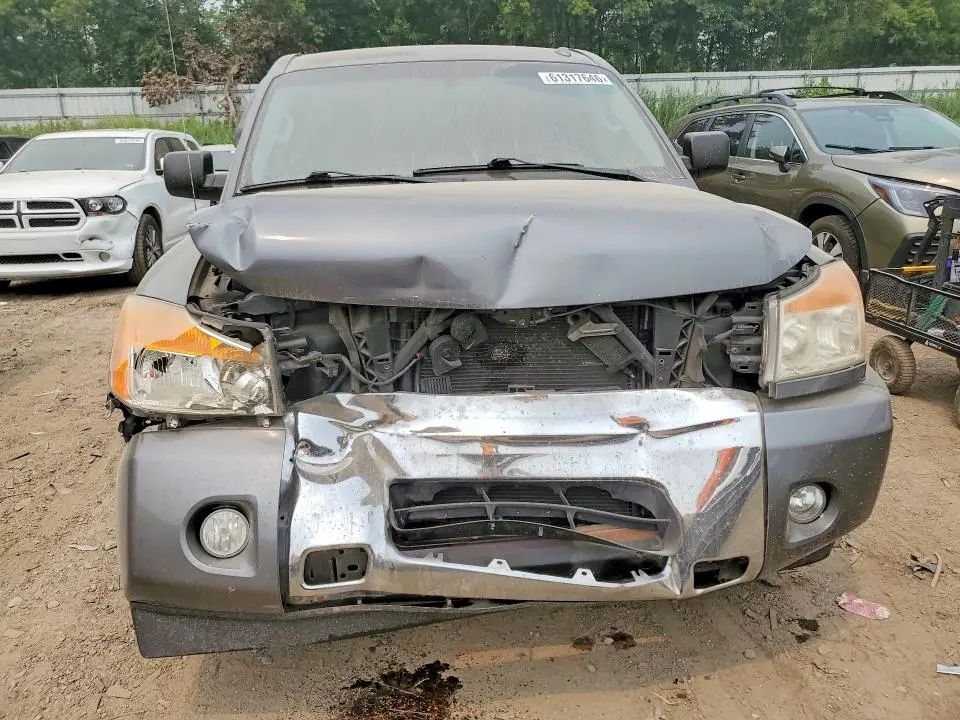 2013 NISSAN TITAN SV  