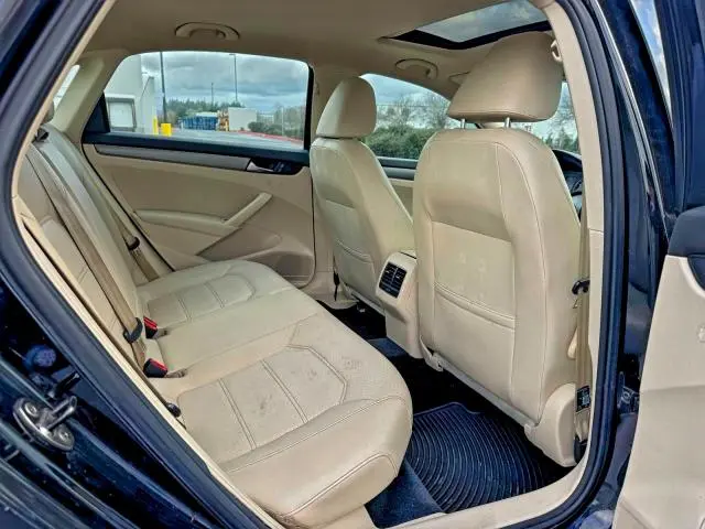 2015 VOLKSWAGEN PASSAT SE  