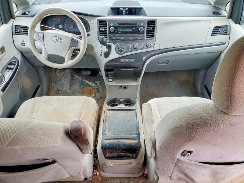 2012 TOYOTA SIENNA LE 8-PASSENGER  