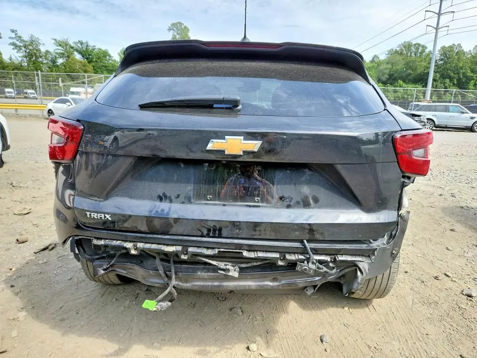 2024 CHEVROLET TRAX LS  